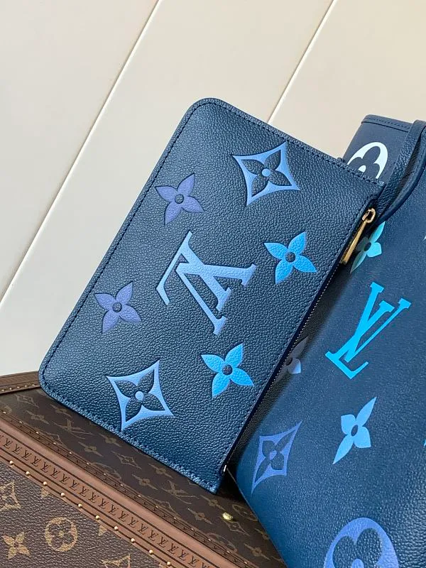 All categories Official website "Brand Women's Bags" Women's Bags 💙 LV 2026 new LV hand-held crossbody bag