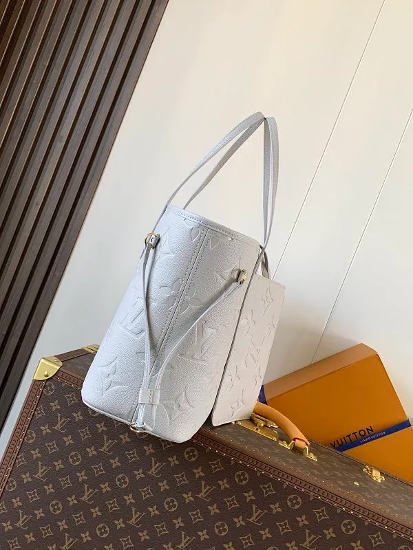 All categories Official website "Brand Women's Bags" Women's Bags 💙 LV 2026 new LV hand-held crossbody bag