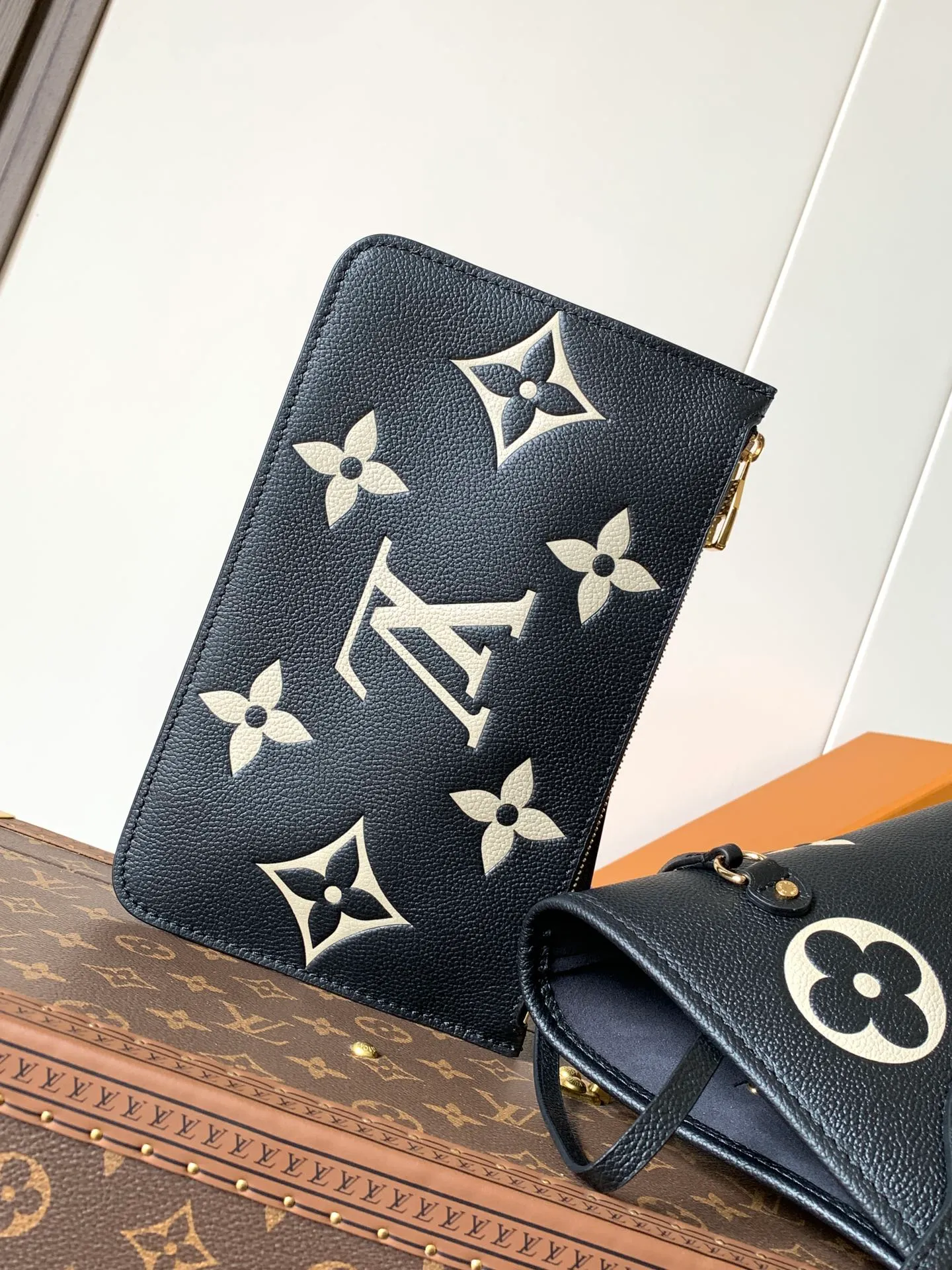 All categories Official website "Brand Women's Bags" Women's Bags 💙 LV 2026 new LV hand-held crossbody bag