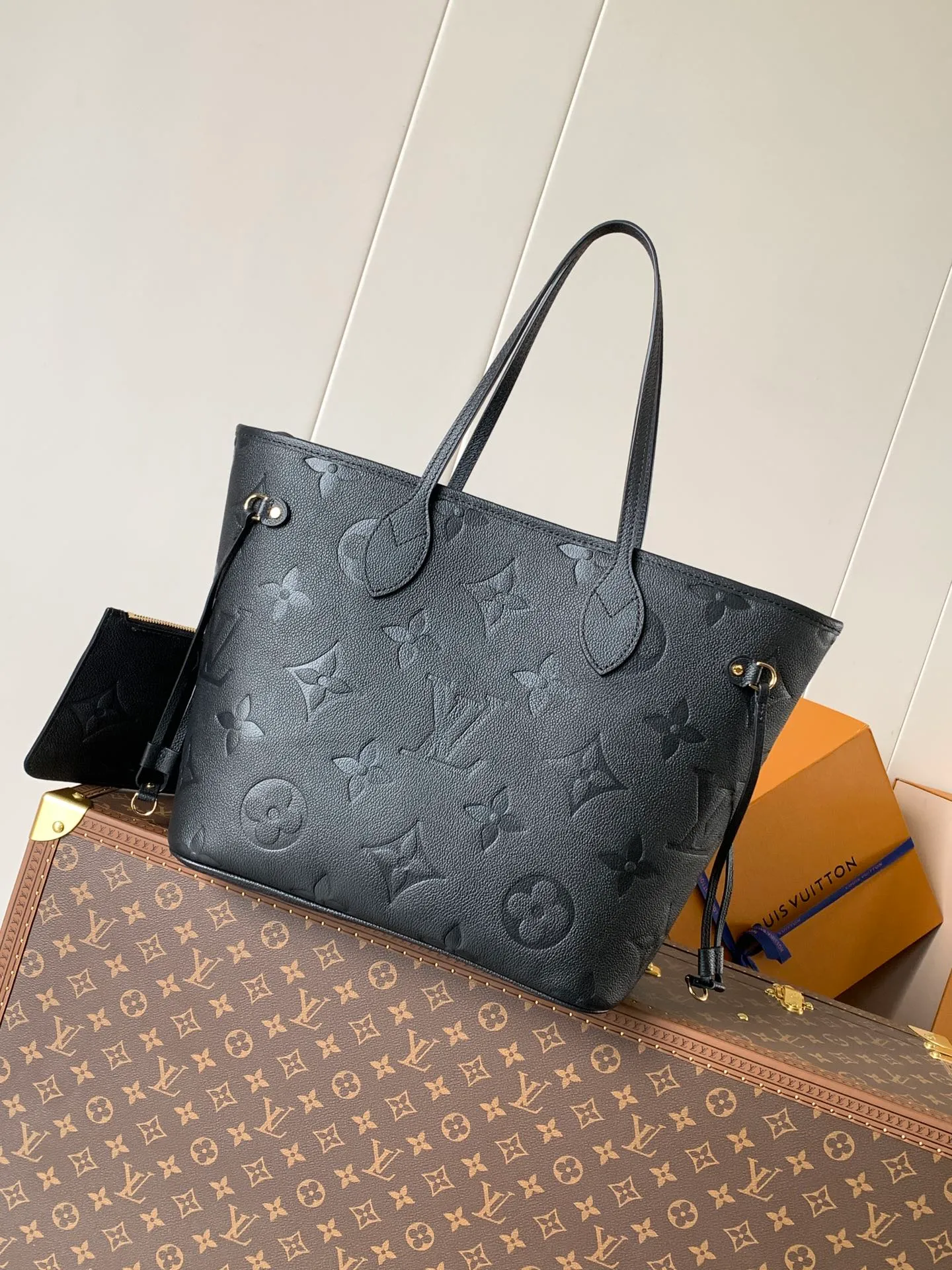 All categories Official website "Brand Women's Bags" Women's Bags 💙 LV 2026 new LV hand-held crossbody bag