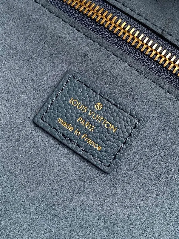 All categories Official website "Brand Women's Bags" Women's Bags 💙 LV 2026 new LV hand-held crossbody bag