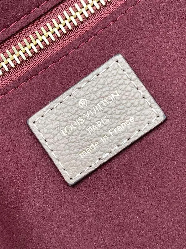 All categories Official website "Brand Women's Bags" Women's Bags 💙 LV 2026 new LV hand-held crossbody bag