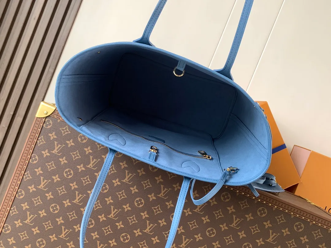 All categories Official website "Brand Women's Bags" Women's Bags 💙 LV 2026 new LV hand-held crossbody bag