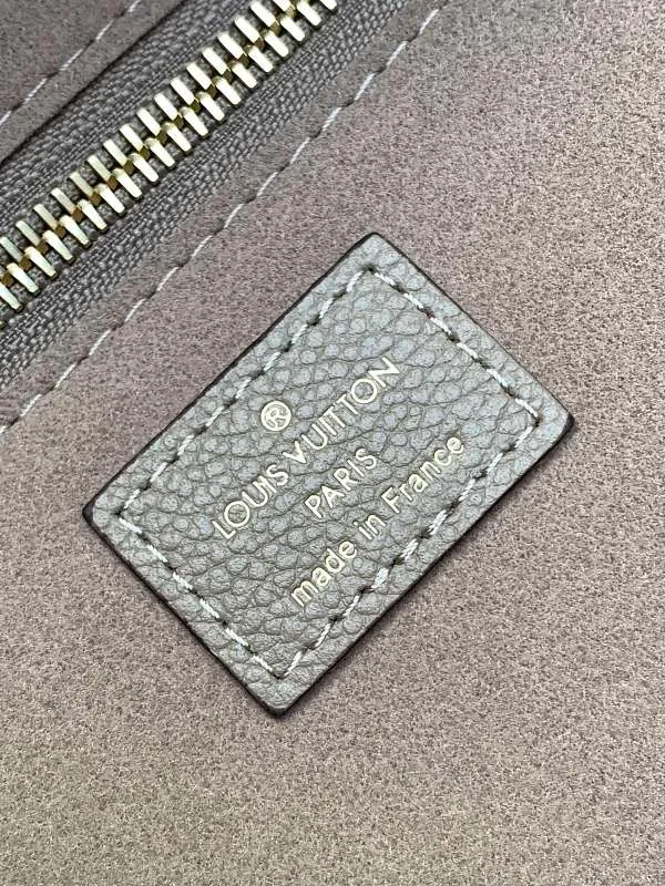 All categories Official website "Brand Women's Bags" Women's Bags 💙 LV 2026 new LV hand-held crossbody bag