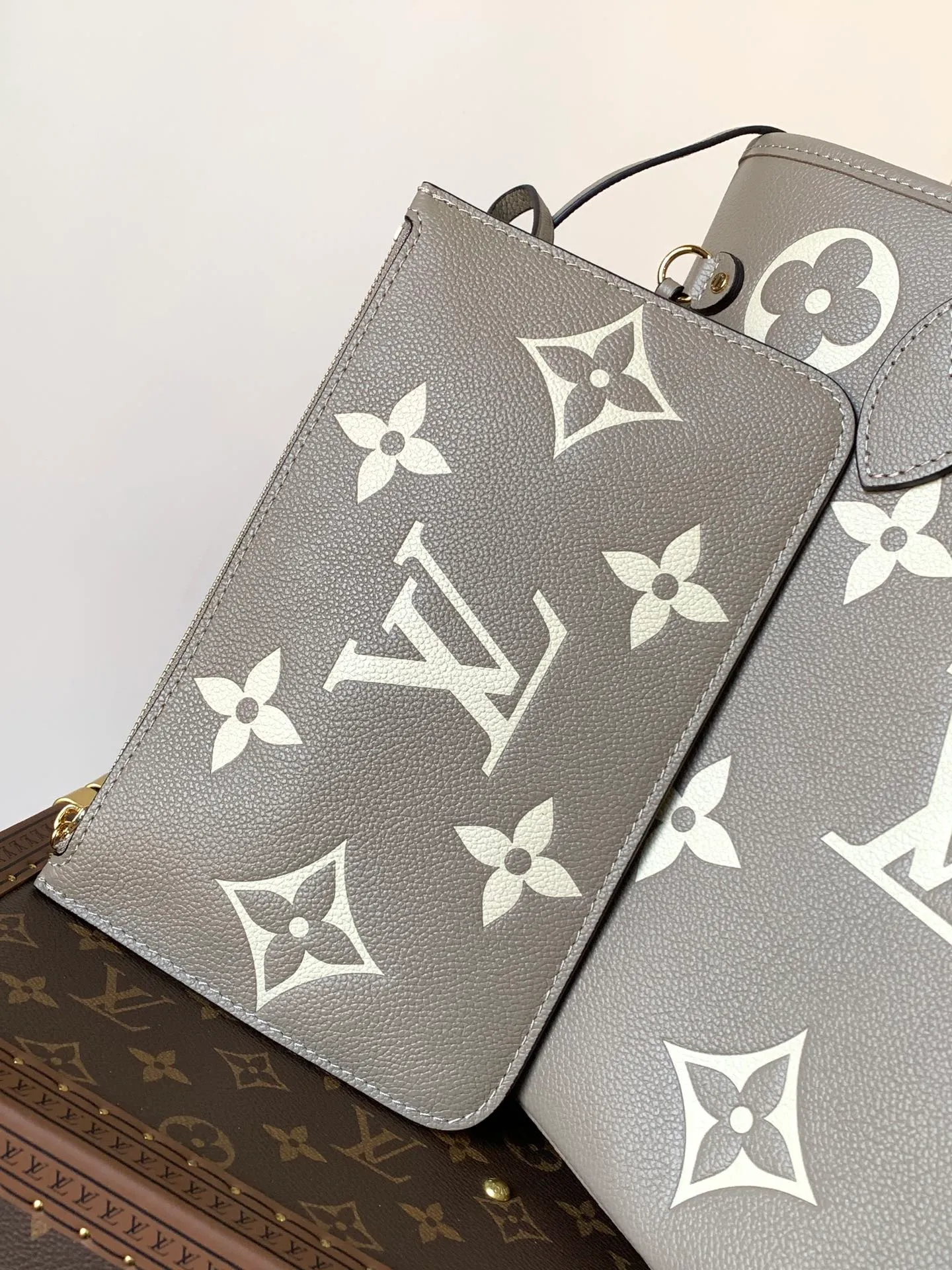 All categories Official website "Brand Women's Bags" Women's Bags 💙 LV 2026 new LV hand-held crossbody bag