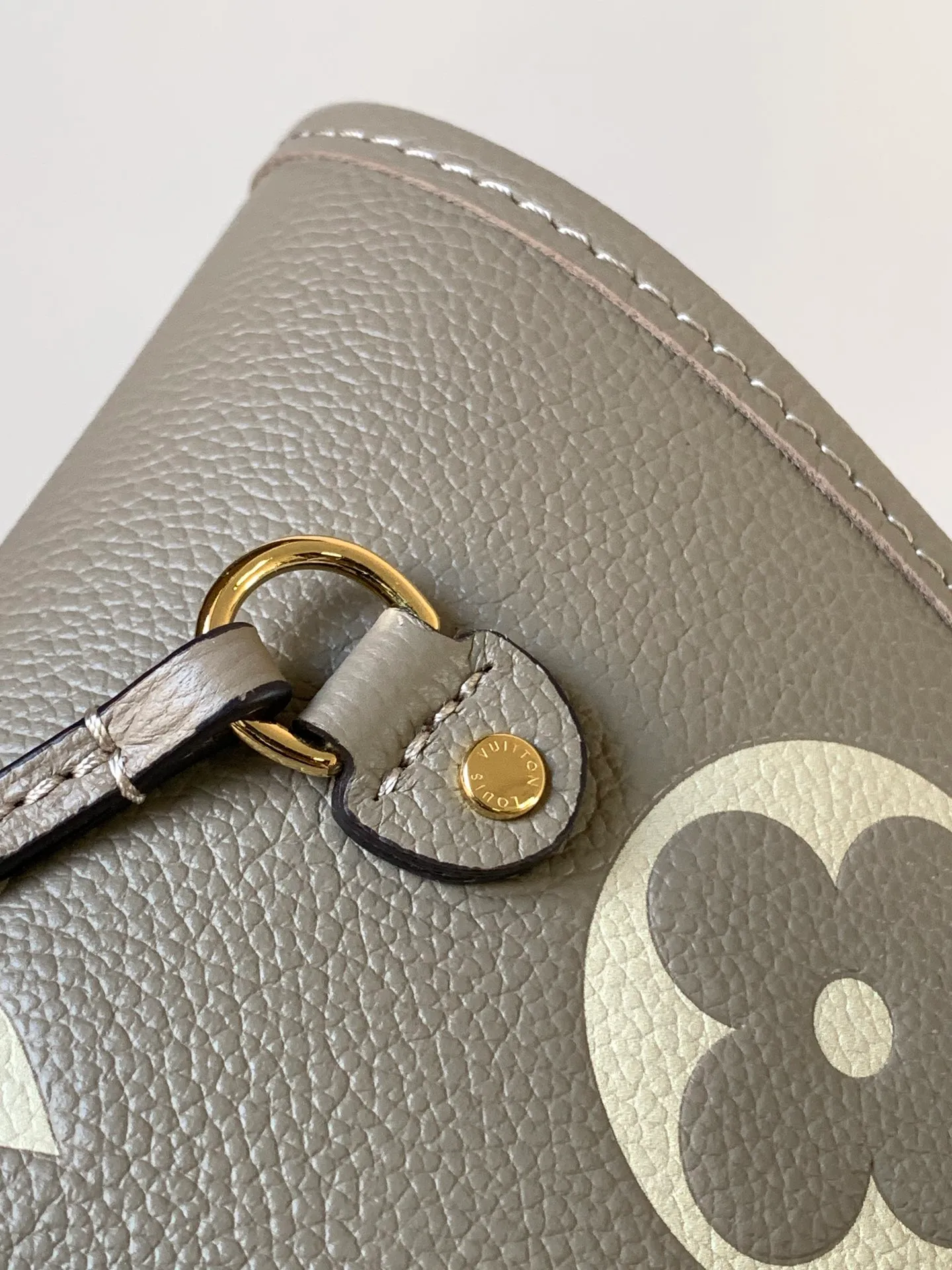 All categories Official website "Brand Women's Bags" Women's Bags 💙 LV 2026 new LV hand-held crossbody bag