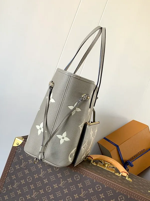 All categories Official website "Brand Women's Bags" Women's Bags 💙 LV 2026 new LV hand-held crossbody bag