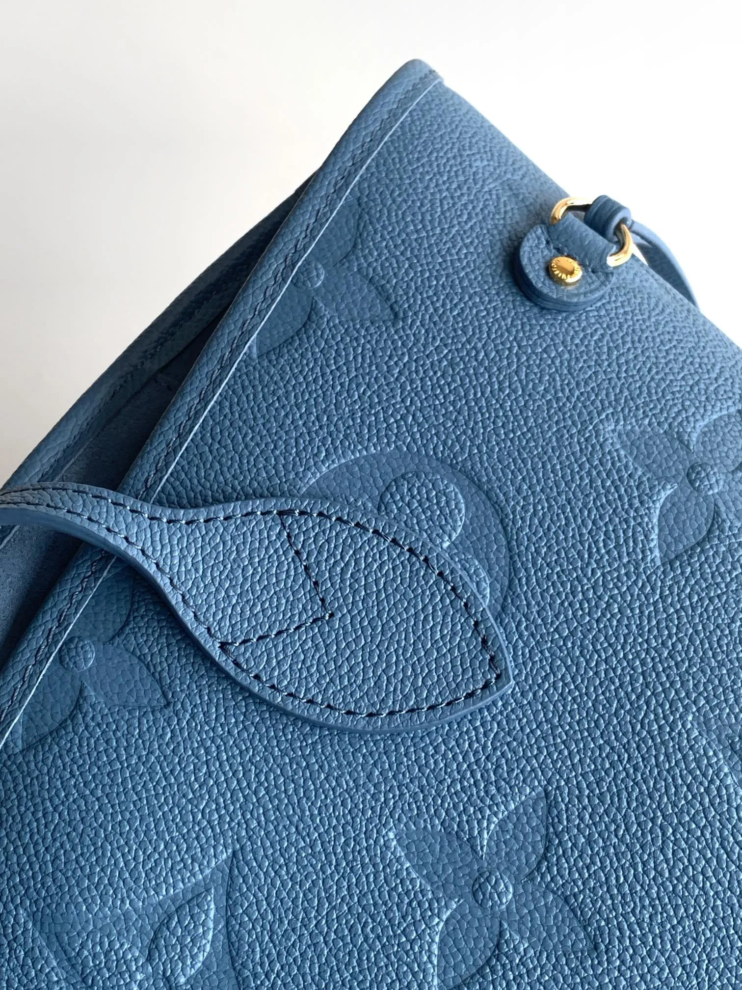 All categories Official website "Brand Women's Bags" Women's Bags 💙 LV 2026 new LV hand-held crossbody bag