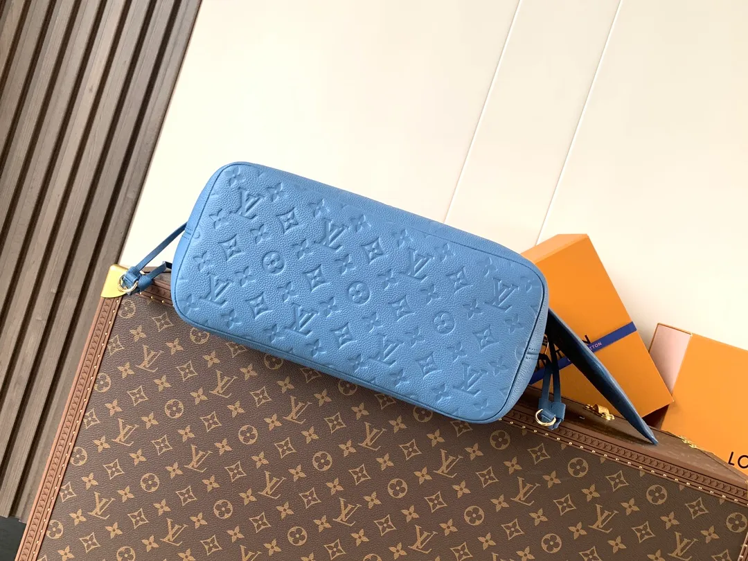 All categories Official website "Brand Women's Bags" Women's Bags 💙 LV 2026 new LV hand-held crossbody bag