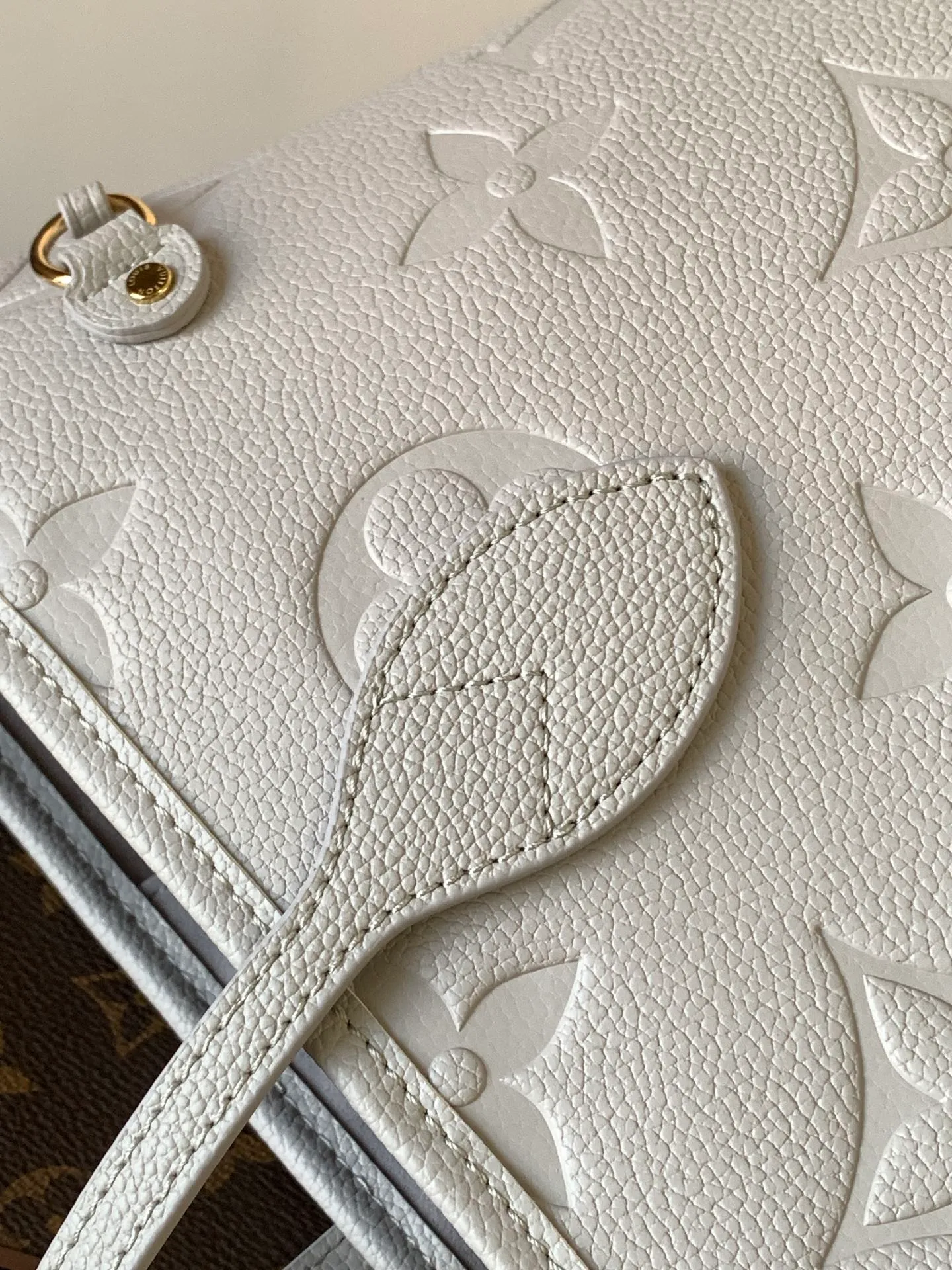 All categories Official website "Brand Women's Bags" Women's Bags 💙 LV 2026 new LV hand-held crossbody bag