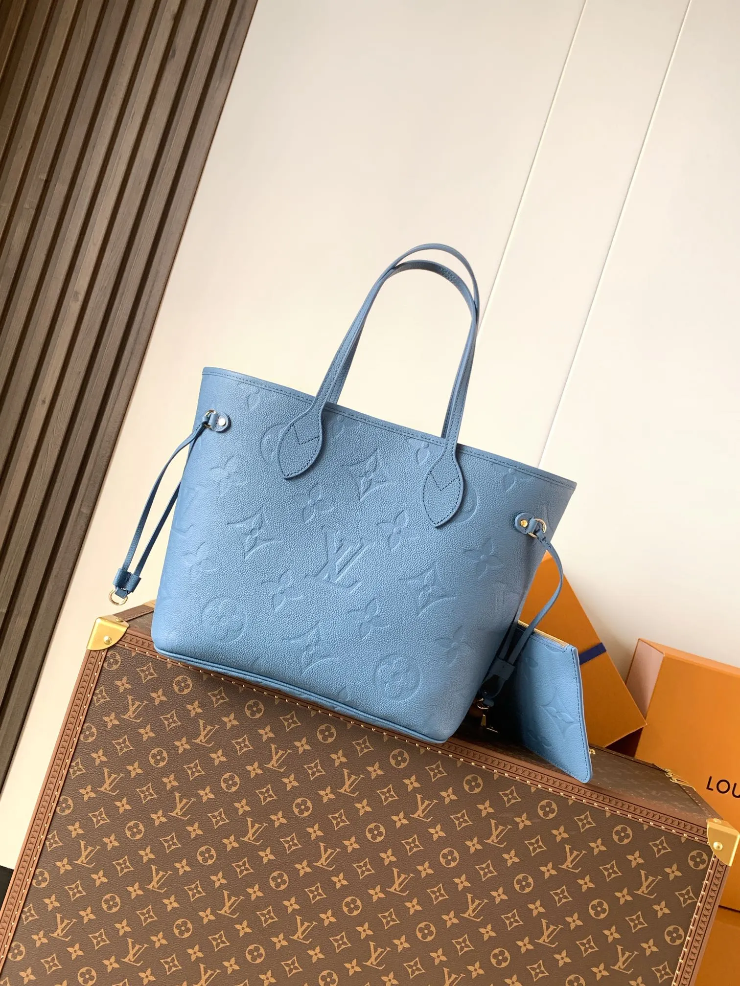 All categories Official website "Brand Women's Bags" Women's Bags 💙 LV 2026 new LV hand-held crossbody bag