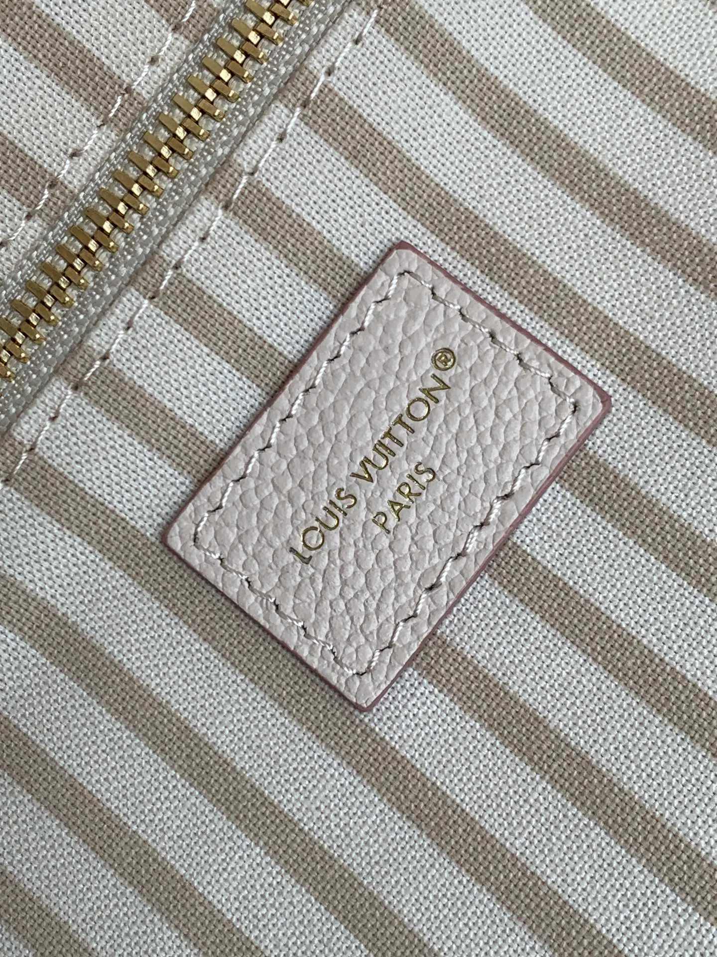 All categories Official website "Brand Women's Bags" Women's Bags 💙 LV 2026 new LV hand-held crossbody bag