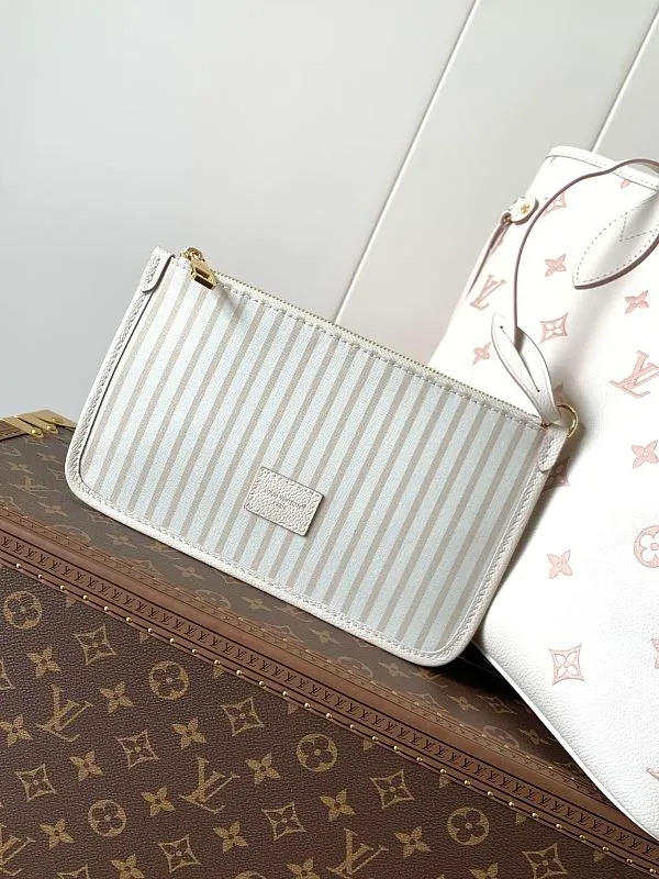 All categories Official website "Brand Women's Bags" Women's Bags 💙 LV 2026 new LV hand-held crossbody bag
