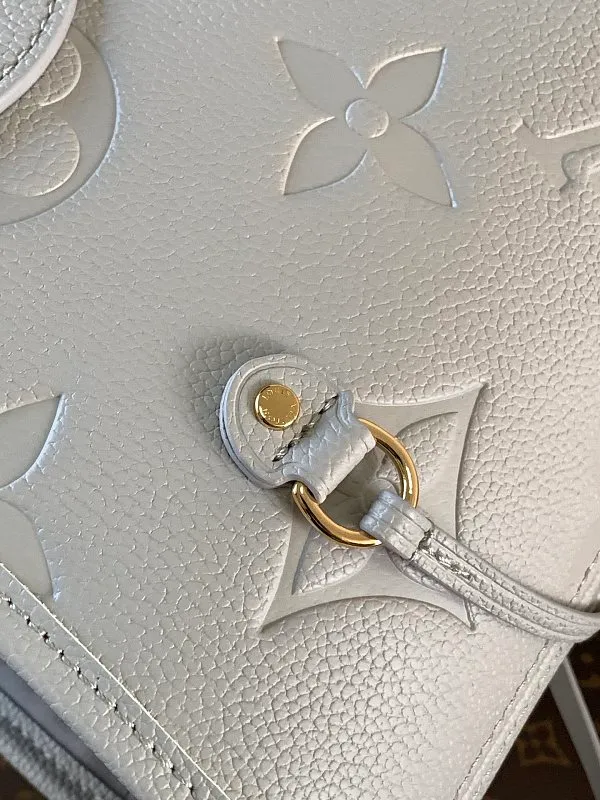 All categories Official website "Brand Women's Bags" Women's Bags 💙 LV 2026 new LV hand-held crossbody bag