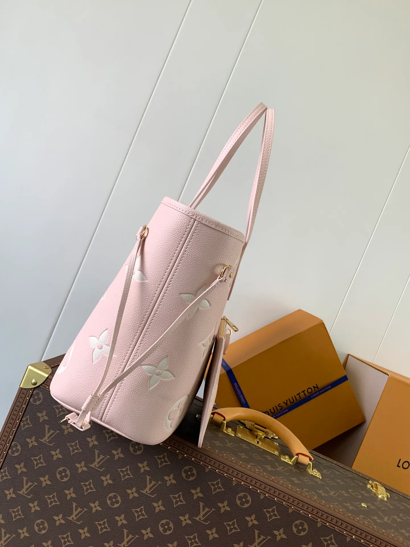 All categories Official website "Brand Women's Bags" Women's Bags 💙 LV 2026 new LV hand-held crossbody bag