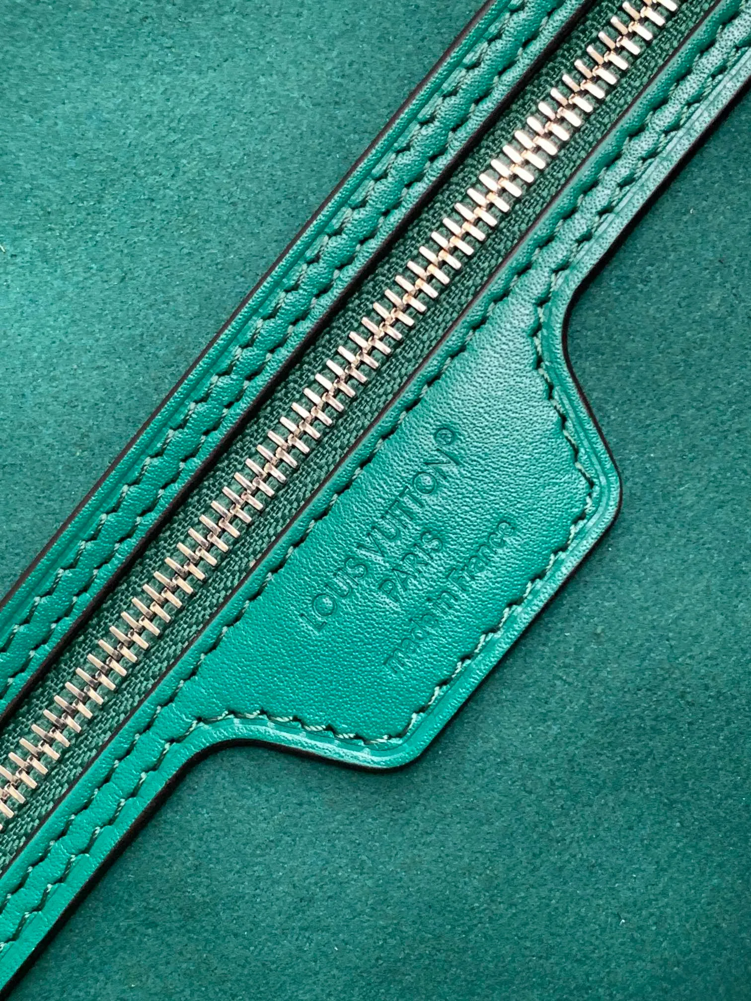 All categories Official website "Brand Women's Bags" Women's Bags 💙 LV 2026 new LV hand-held crossbody bag