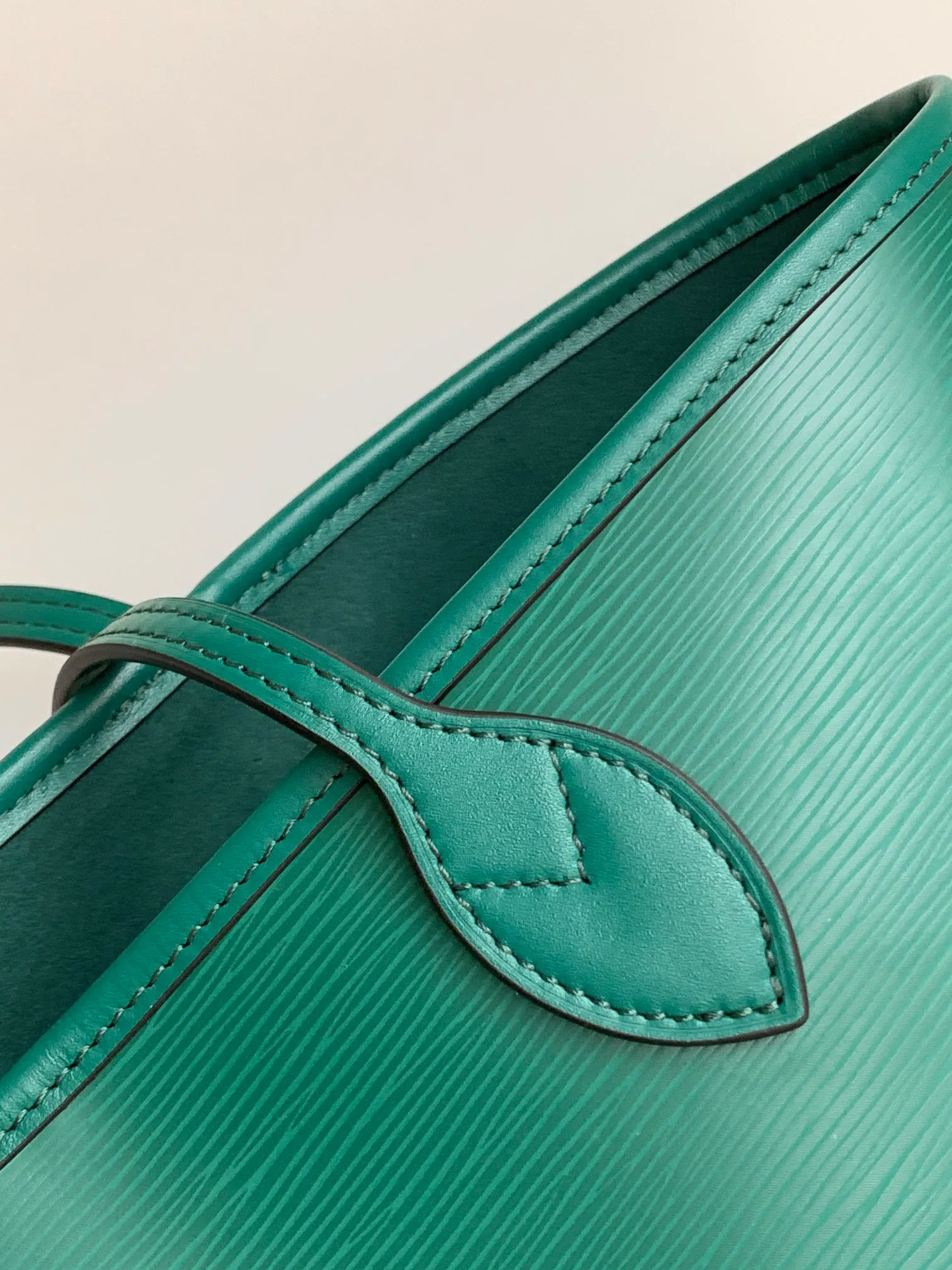 All categories Official website "Brand Women's Bags" Women's Bags 💙 LV 2026 new LV hand-held crossbody bag