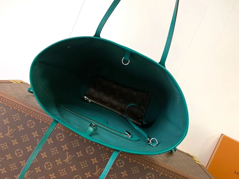 All categories Official website "Brand Women's Bags" Women's Bags 💙 LV 2026 new LV hand-held crossbody bag