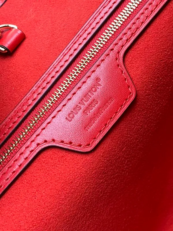 All categories Official website "Brand Women's Bags" Women's Bags 💙 LV 2026 new LV hand-held crossbody bag