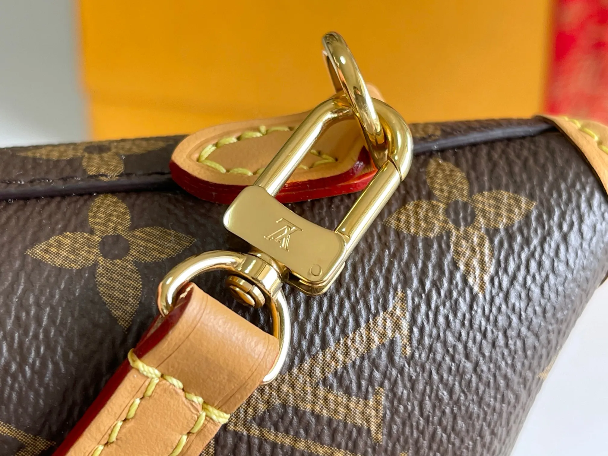All Categories 💚 Authentic Grade Bags 💚 LV 2026 New LV Top Replica Crossbody Shoulder Bag