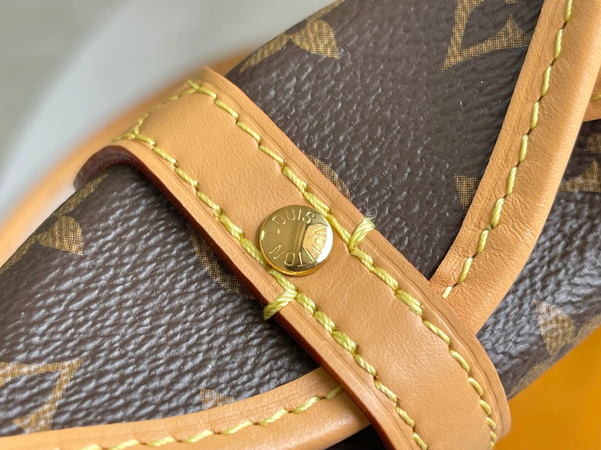 All Categories 💚 Authentic Grade Bags 💚 LV 2026 New LV Top Replica Crossbody Shoulder Bag
