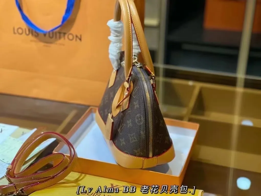 All categories Official website "Brand Women's Bags" Women's Bags 💙 LV fine imitation LV, high imitation LV bags, LV crossbody bags, 2023 official latest version LV handbags, LV bag factory, recommended bags, size: 24-12-18CM