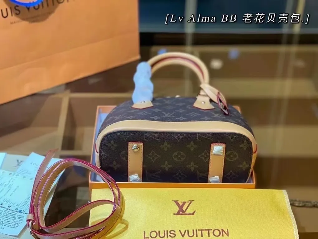 All categories Official website "Brand Women's Bags" Women's Bags 💙 LV fine imitation LV, high imitation LV bags, LV crossbody bags, 2023 official latest version LV handbags, LV bag factory, recommended bags, size: 24-12-18CM