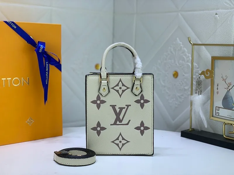 All categories Official website "Brand Women's Bags" Women's Bags 💙 LV 2022 official new LV handbag wholesale 58001200 High quality Size: 14-17-5 CM