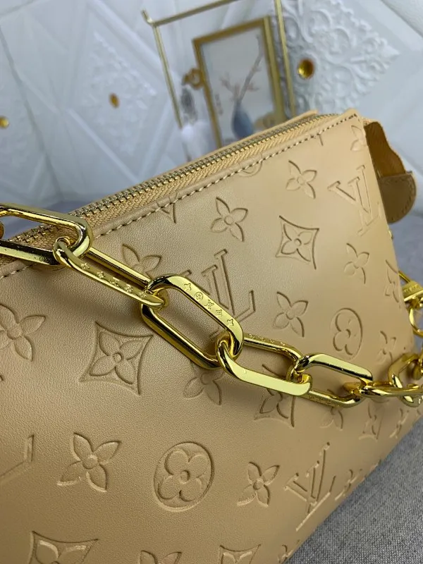 All categories Official website "Brand Women's Bags" Women's Bags 💙 LV Coussin BB handbags made a splash at the 2021 spring and summer fashion show. Monogram embossed puffy sheepskin creates a pillow-shaped structure that brings an edgy edge to a simple design. It can be worn cross-body using the shoulder strap or transformed into a chain baguette bag, or can be carried under the arm. Detailed features 20 x 16