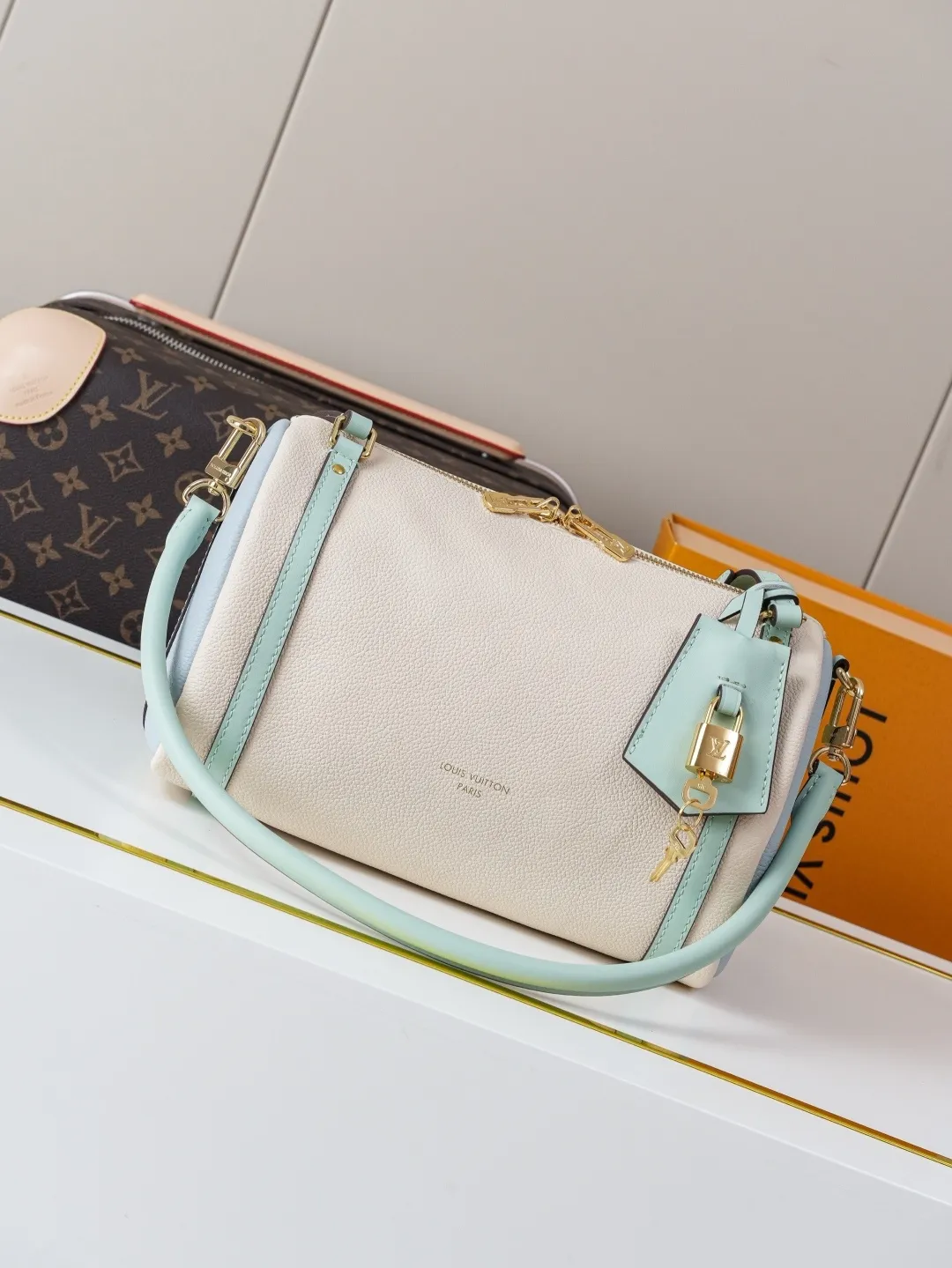 All Categories Official Website "Brand Women's Bags" Women's Bags 💙 LV 2025 New LV Crossbody Bag