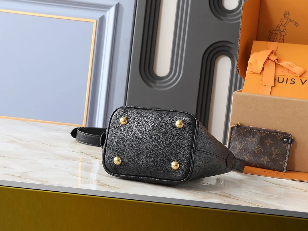 All Categories Official Website "Brand Women's Bags" Women's Bags 💙 LV 2025 New LV Crossbody Bag