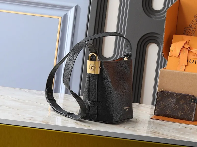 All Categories Official Website "Brand Women's Bags" Women's Bags 💙 LV 2025 New LV Crossbody Bag