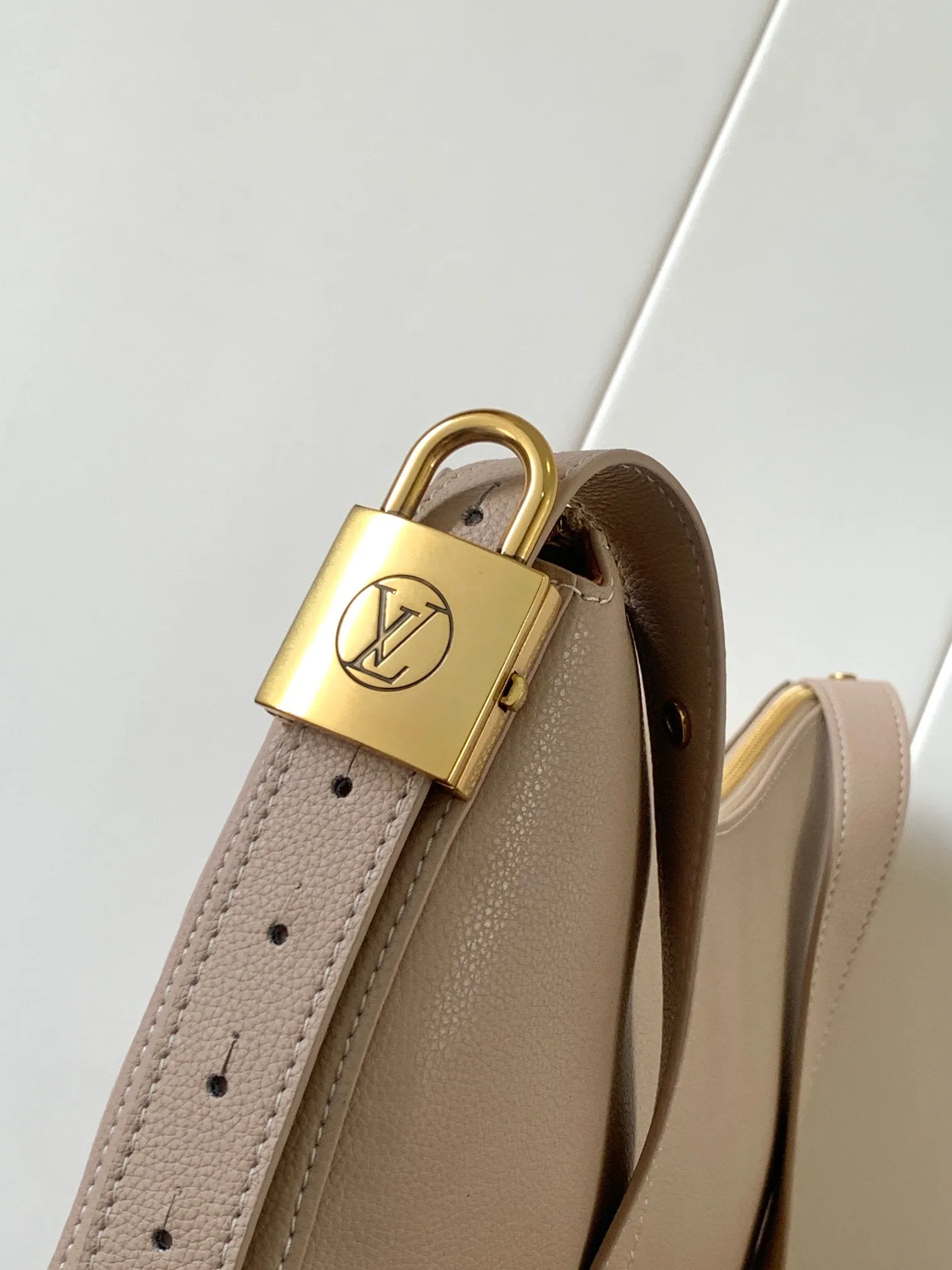 All Categories Official Website "Brand Women's Bags" Women's Bags 💙 LV 2025 New LV Crossbody Bag