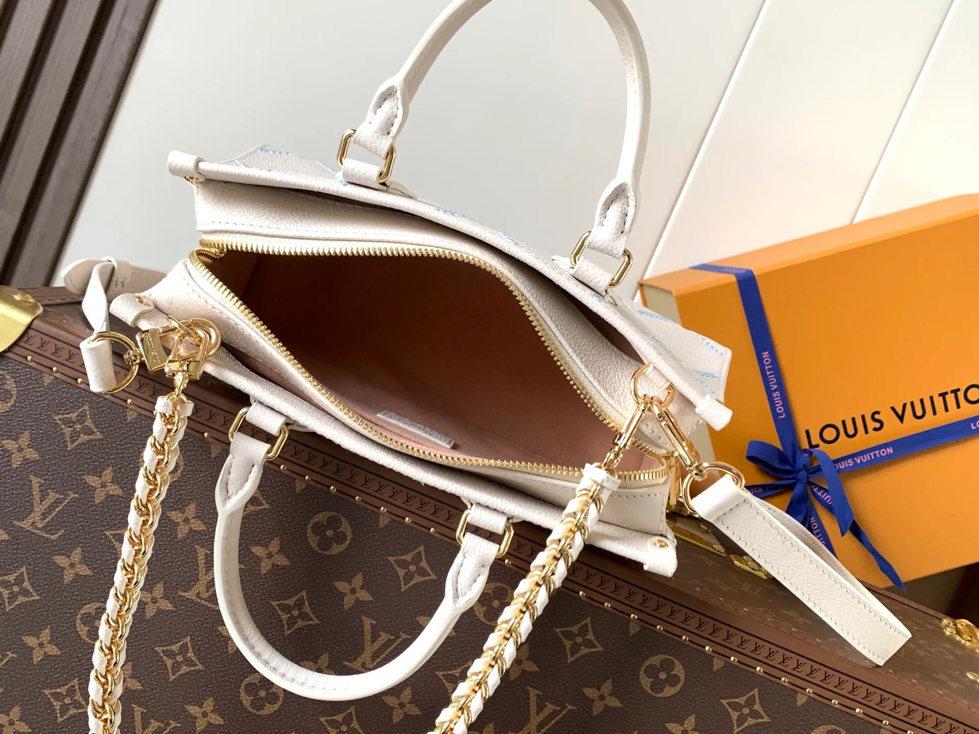 All Categories Official Website "Brand Women's Bags" Women's Bags 💙 LV 2026 New LV Crossbody Bag