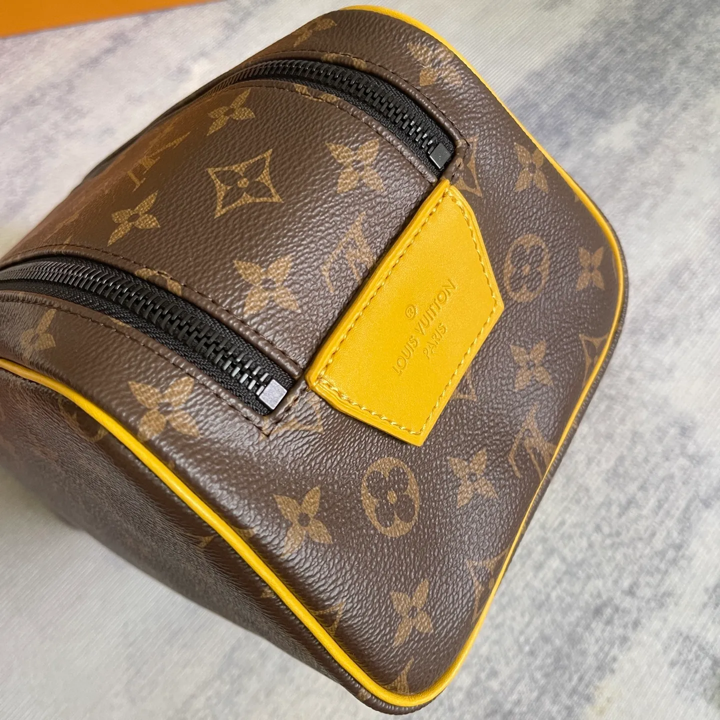 All categories Official website "Brand Women's Bags" Women's Bags 💙 LV 2025 new LV toiletry bag