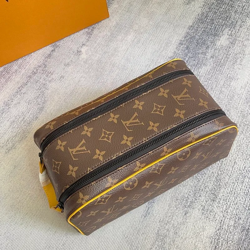 All categories Official website "Brand Women's Bags" Women's Bags 💙 LV 2025 new LV toiletry bag