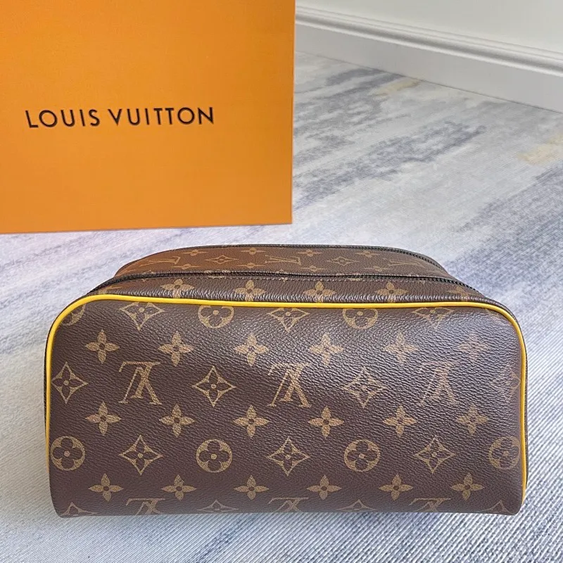 All categories Official website "Brand Women's Bags" Women's Bags 💙 LV 2025 new LV toiletry bag