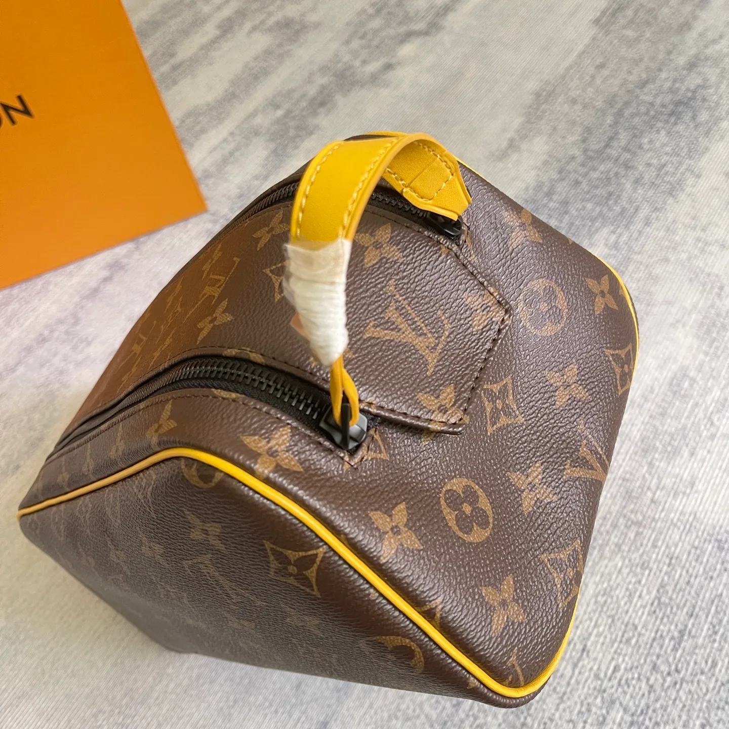 All categories Official website "Brand Women's Bags" Women's Bags 💙 LV 2025 new LV toiletry bag