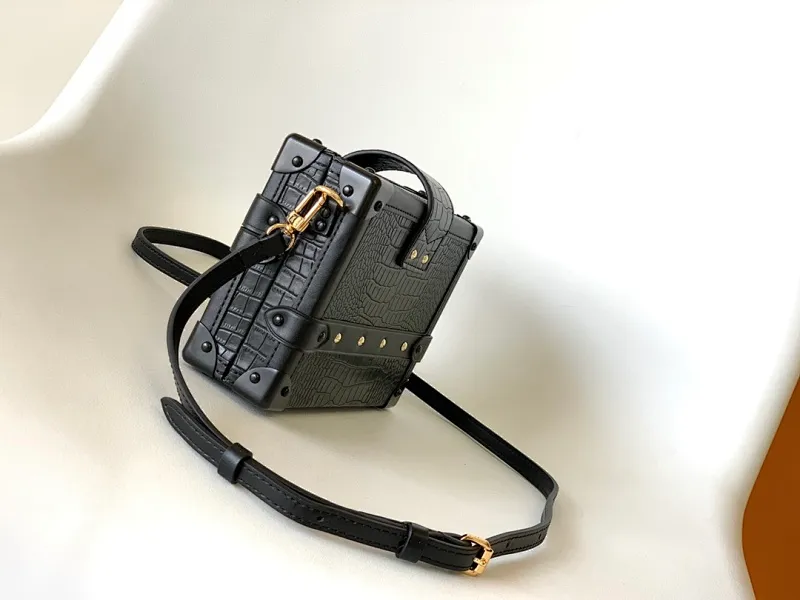 All categories Official website "Brand Women's Bags" Women's Bags 💙 LV replica LV, fine imitation LV bags, LV shoulder bags, 2023 official latest version LV crocodile leather crossbody bag, bag factory, original material, size: 20-12.5-5CM