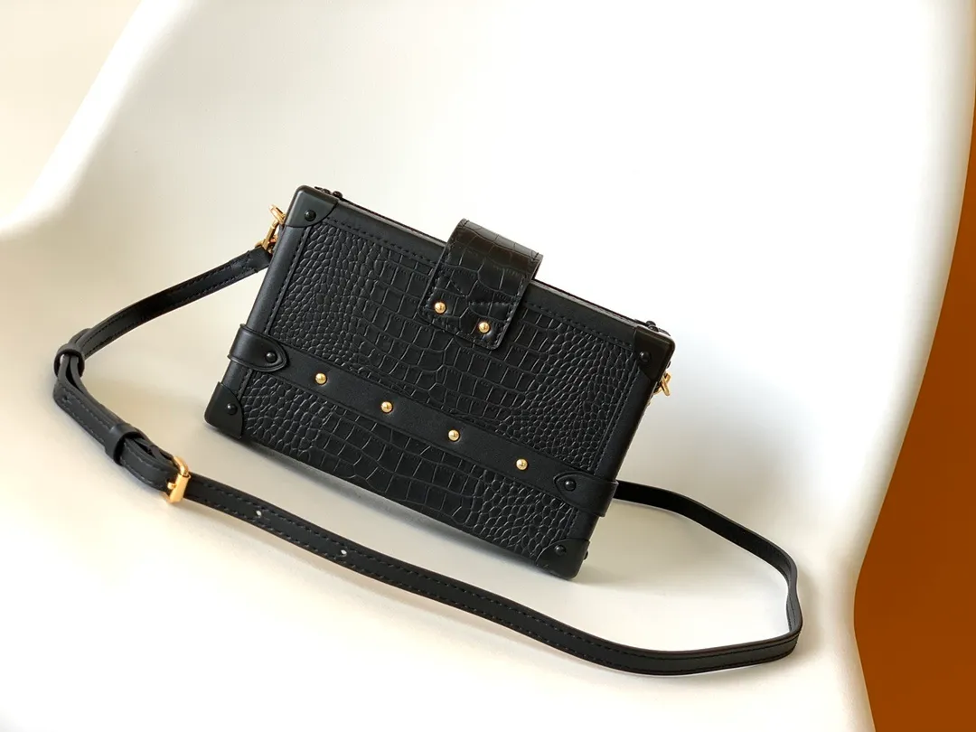 All categories Official website "Brand Women's Bags" Women's Bags 💙 LV replica LV, fine imitation LV bags, LV shoulder bags, 2023 official latest version LV crocodile leather crossbody bag, bag factory, original material, size: 20-12.5-5CM