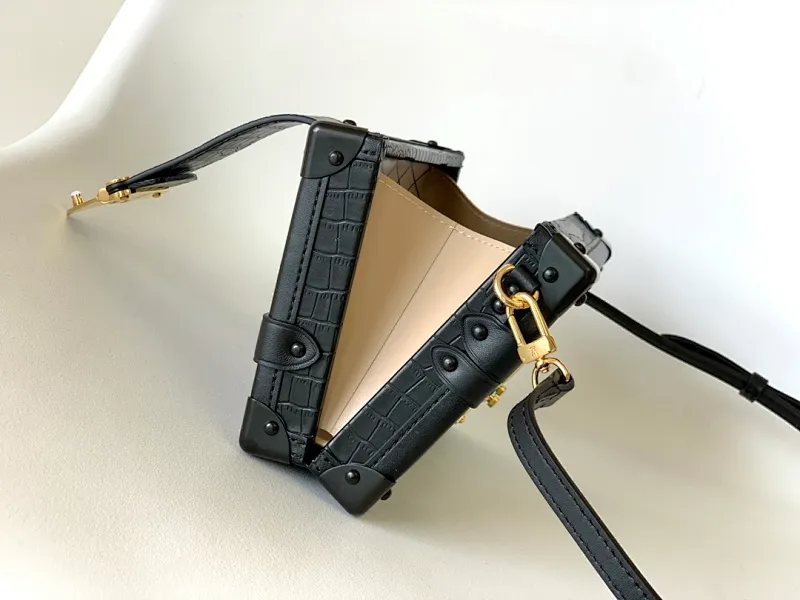 All categories Official website "Brand Women's Bags" Women's Bags 💙 LV replica LV, fine imitation LV bags, LV shoulder bags, 2023 official latest version LV crocodile leather crossbody bag, bag factory, original material, size: 20-12.5-5CM