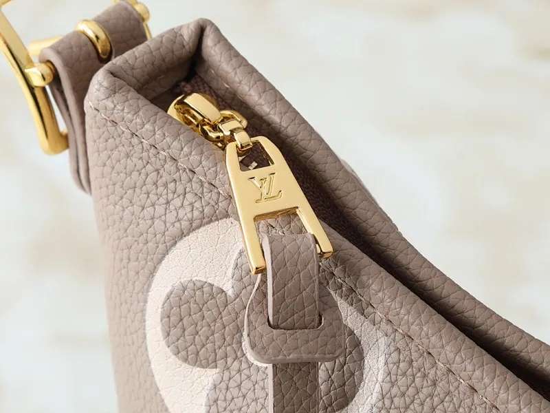 All Categories Official Website "Brand Women's Bags" Women's Bags 💙 LV 2025 New LV Crossbody Bag