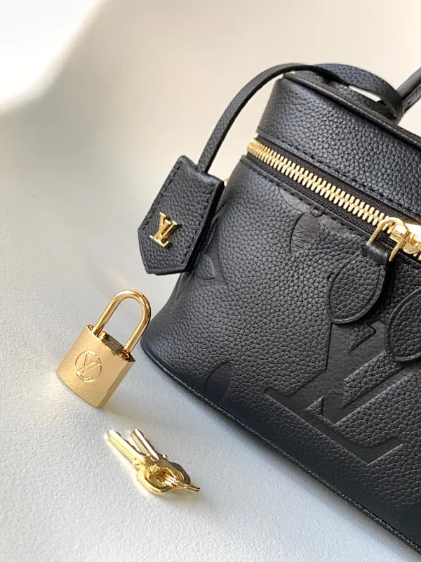 All Categories Official Website "Brand Women's Bags" Women's Bags 💙 LV 2025 New LV Crossbody Bag