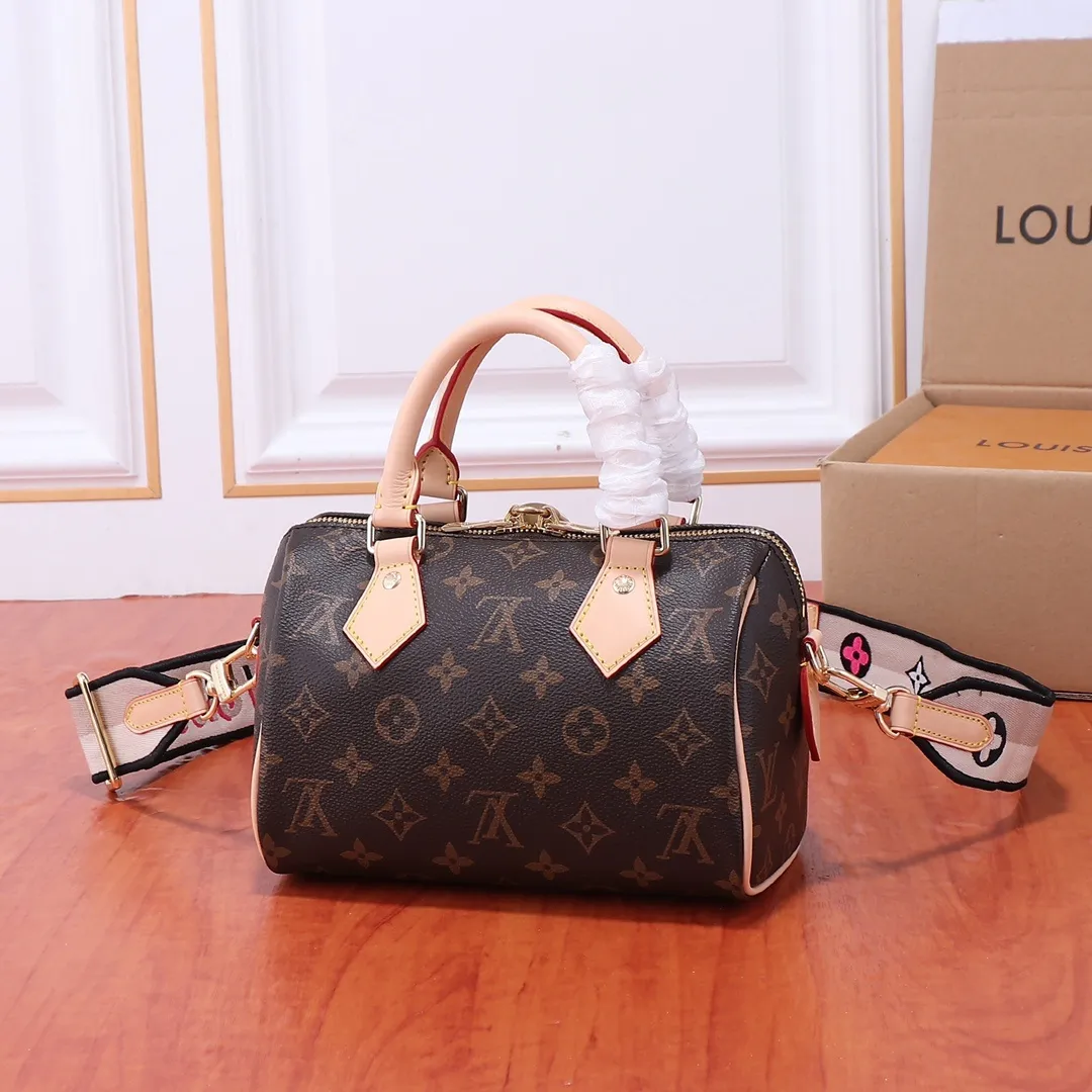 All Categories Official Website "Brand Women's Bags" Women's Bags 💙 LV 2025 New LV Crossbody Bag