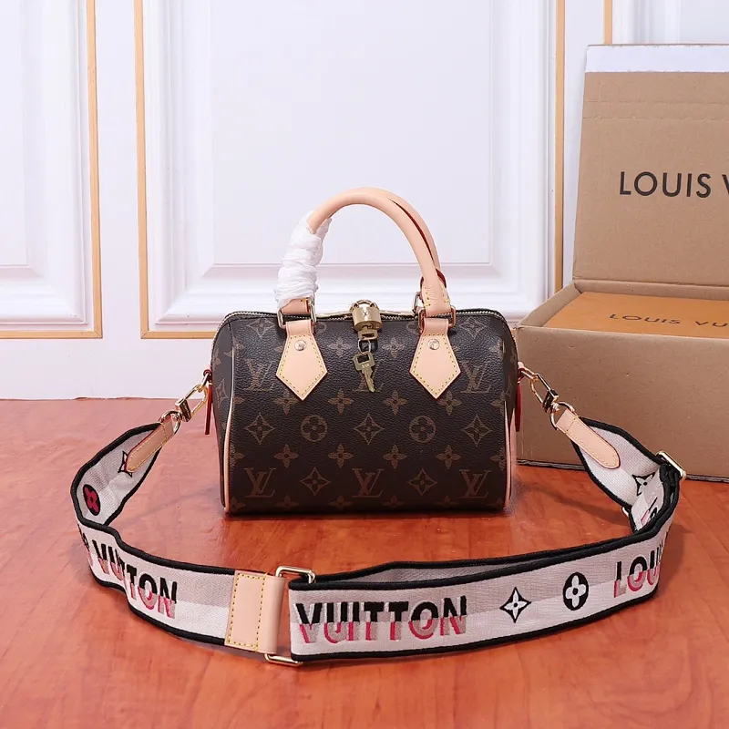 All Categories Official Website "Brand Women's Bags" Women's Bags 💙 LV 2025 New LV Crossbody Bag