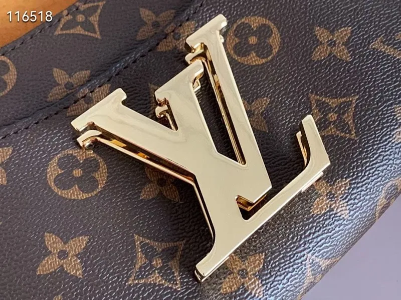 All categories Official website "Brand Women's Bags" Women's Bags 💙 LV 2022 Official New LV Crossbody Bag Wholesale 5800700 High Quality Specifications: 23-15-5 CM