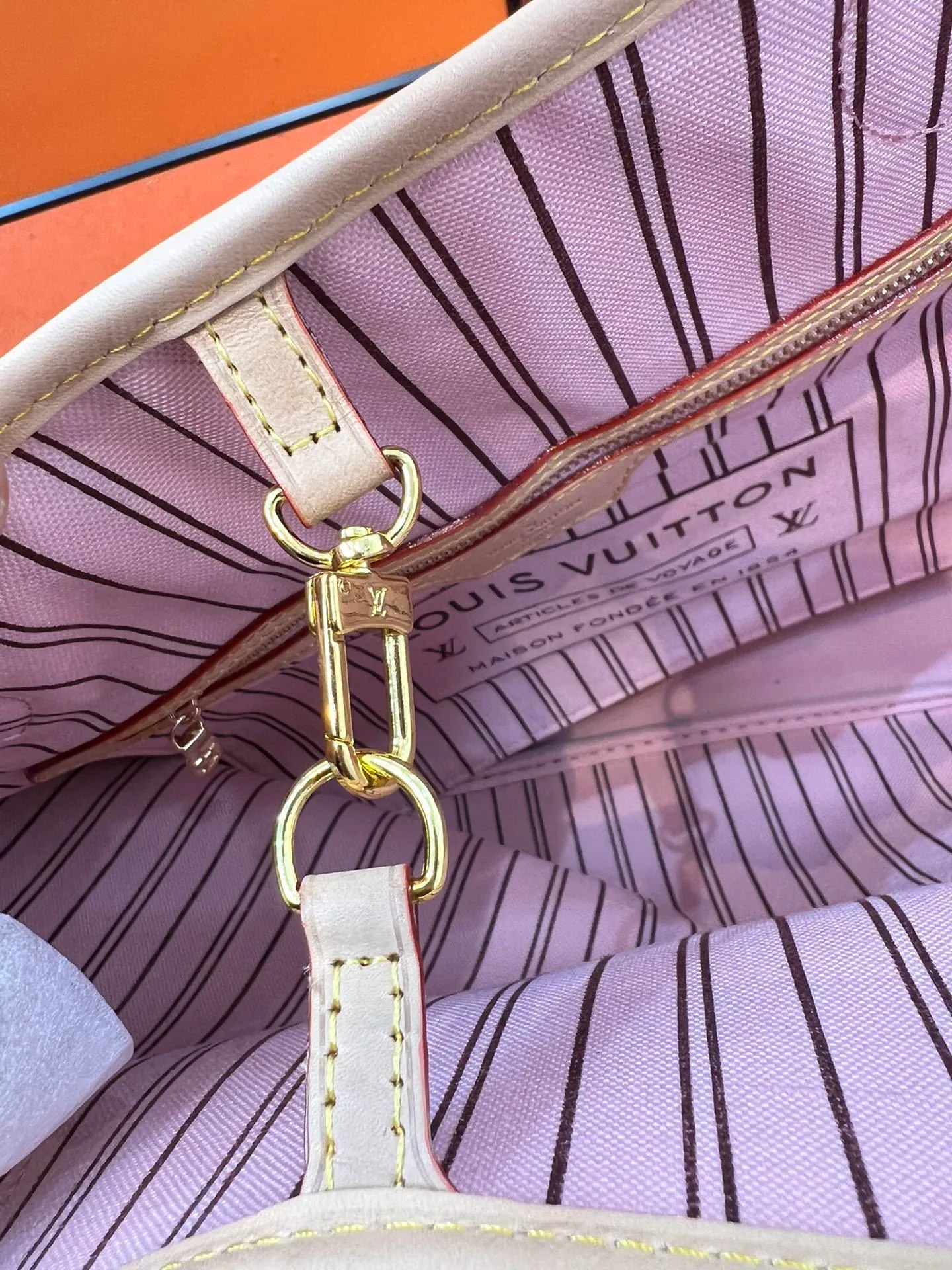 All categories Official website "Brand Women's Bags" Women's Bags 💙 LV 2022 official new LV handbag wholesale 58001500 High quality Size: 40-33-20 CM