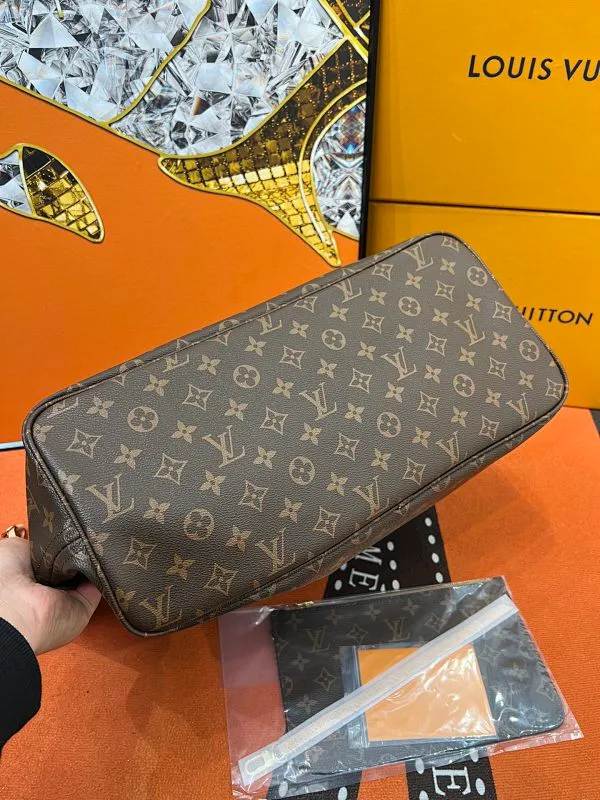 All categories Official website "Brand Women's Bags" Women's Bags 💙 LV 2022 official new LV handbag wholesale 58001500 High quality Size: 40-33-20 CM