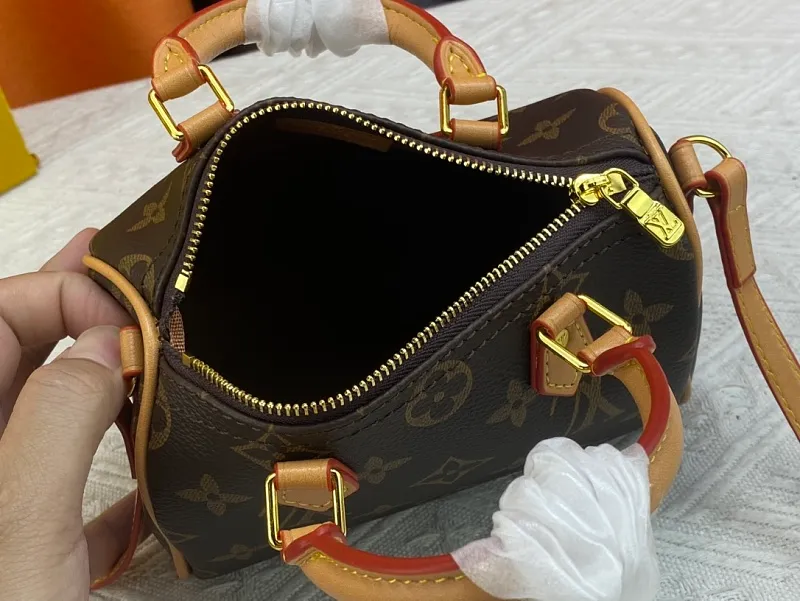 All Categories Official Website "Brand Women's Bags" Women's Bags 💙 LV 2026 New LV Crossbody Bag