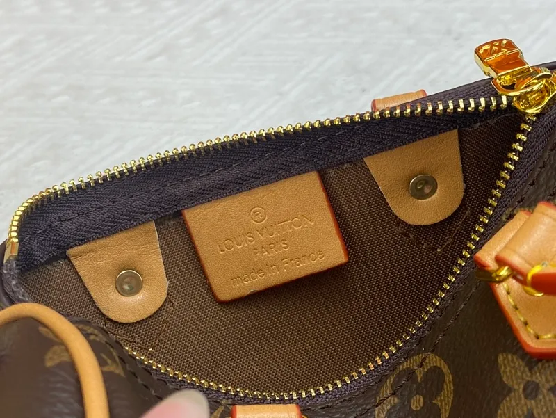 All Categories Official Website "Brand Women's Bags" Women's Bags 💙 LV 2026 New LV Crossbody Bag